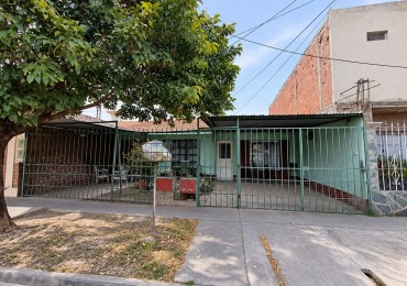 CASA EN BARRIO FAMILIAR