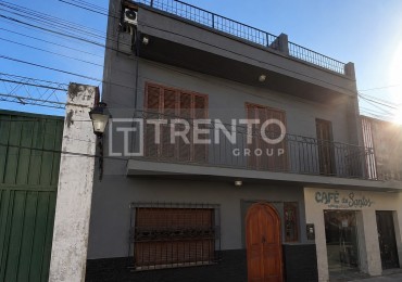 CASA + Local Comercial - Urquiza 